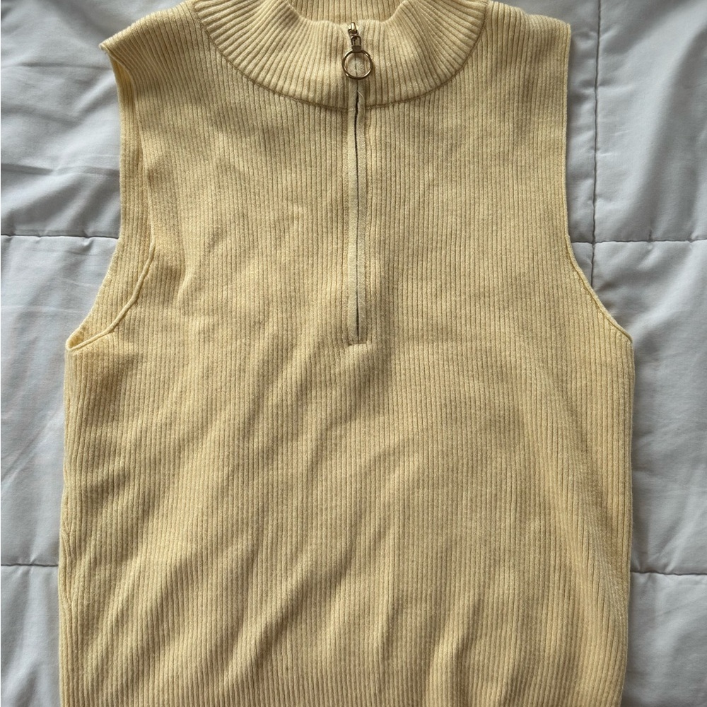 Sleeveless Ribbed Knit Top with Zipper